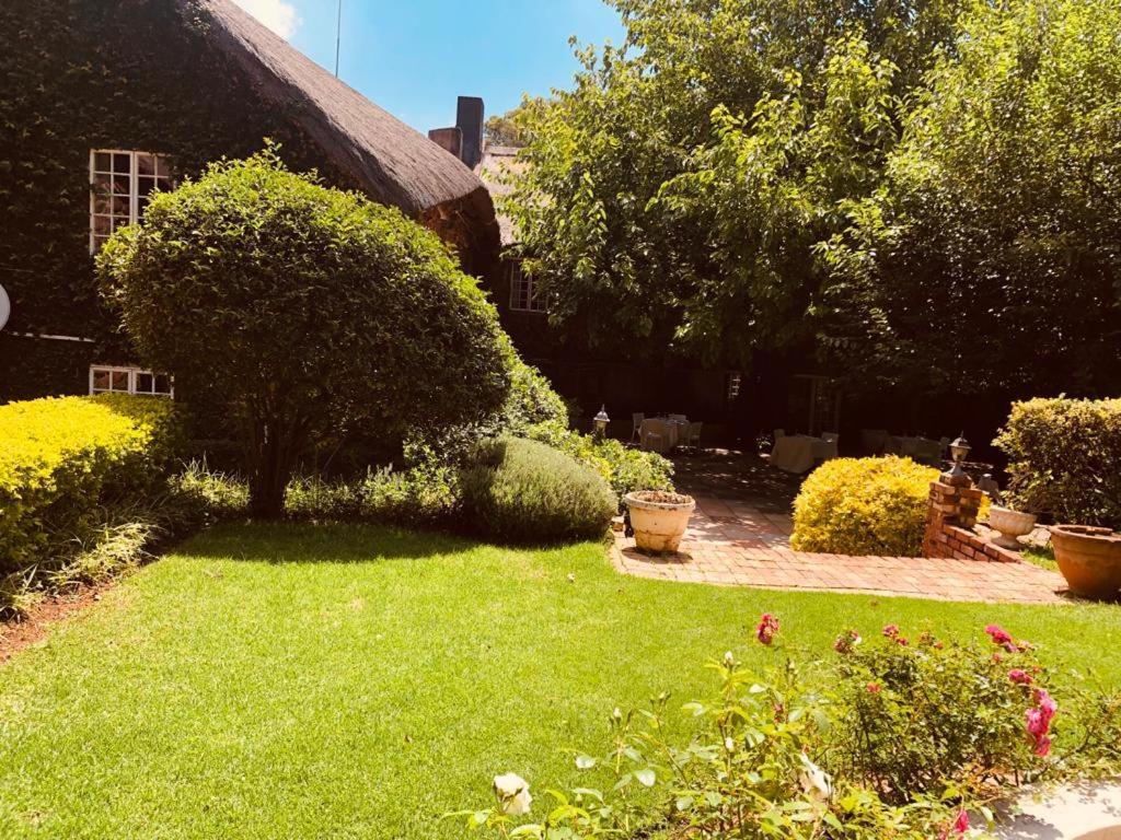 The Hertford Country Hotel Johannesburg Exterior photo